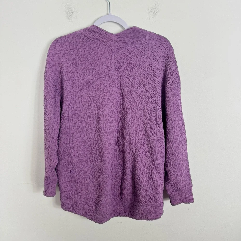 Lululemon Rippled V-Neck Pullover in Wisteria Purple SZ 4
